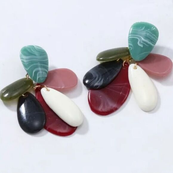 New Zara Vibrant Multicolor Resin Dangle Earrings - Picture 6 of 11
